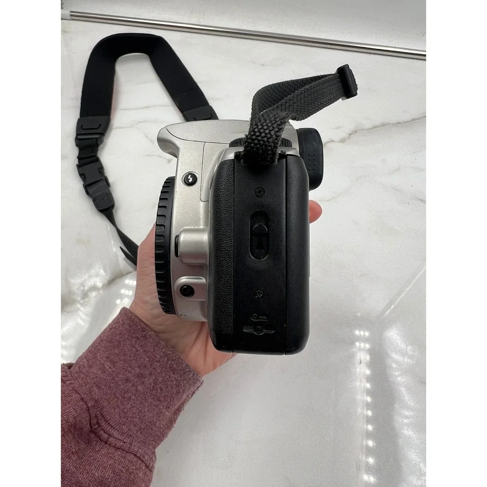 Canon EOS Rebel 2000 35mm SLR Film Camera Bundle with Kodak Film and Guides